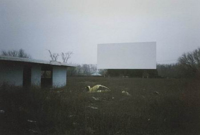 Lakes Drive-In Theatre - Screen And Concession